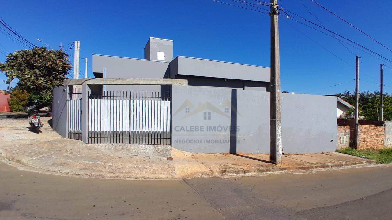 Casa à venda com 2 quartos, 54m² - Foto 1