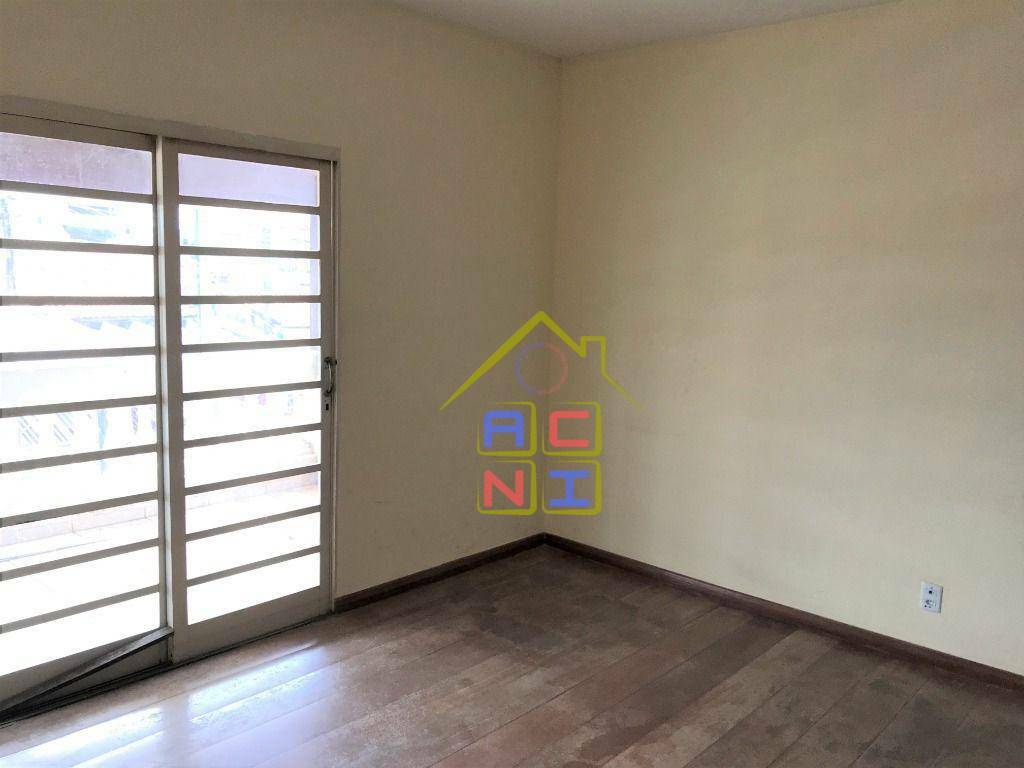 Sobrado à venda com 4 quartos, 300m² - Foto 28