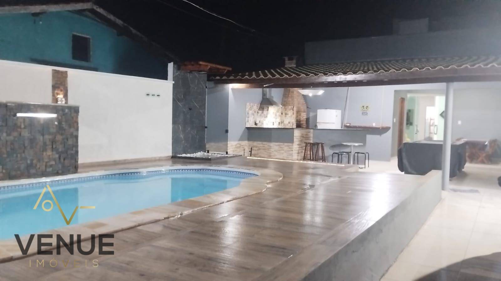 Casa à venda com 9 quartos, 360m² - Foto 4