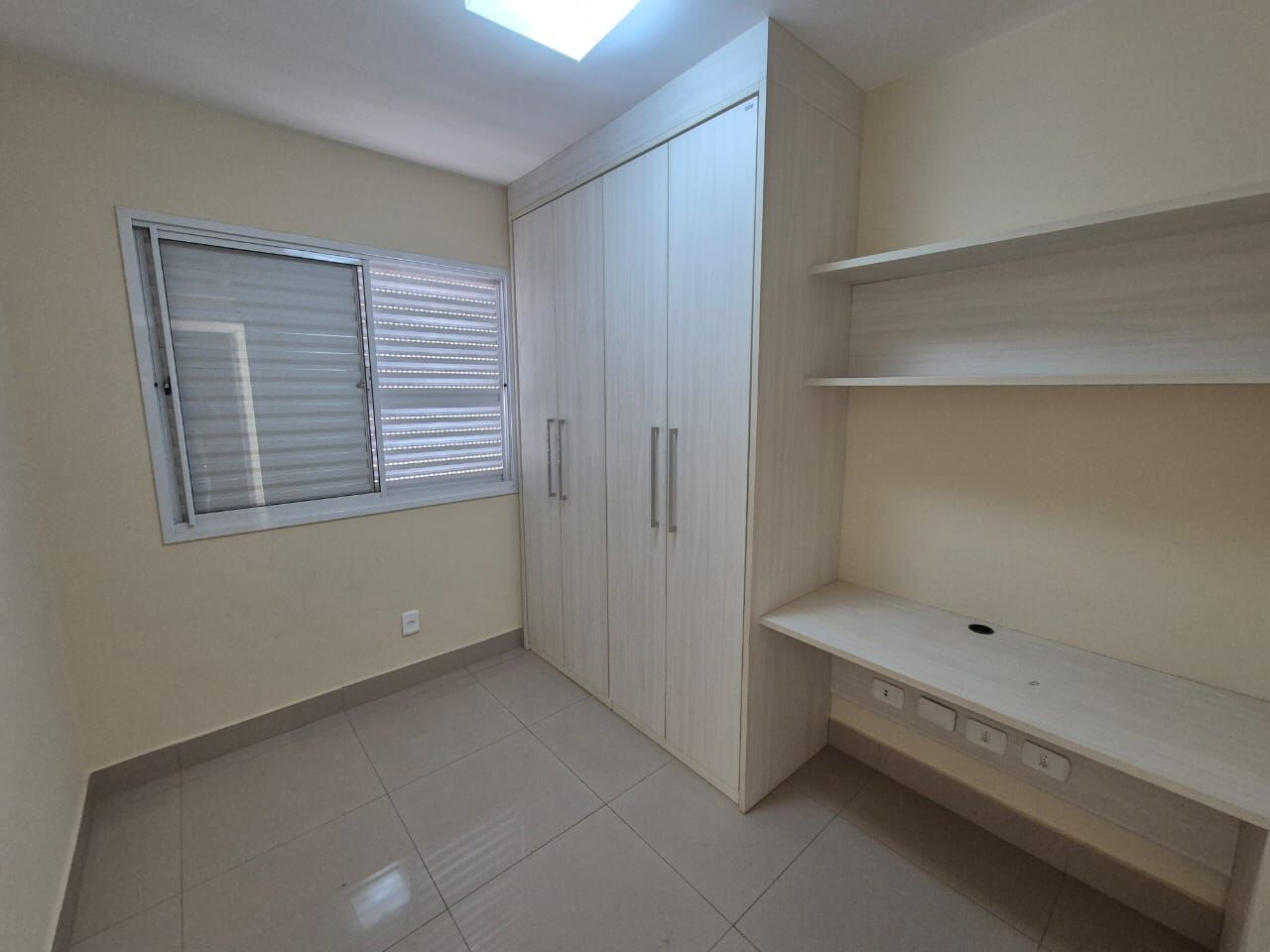 Apartamento para alugar com 3 quartos, 80m² - Foto 2