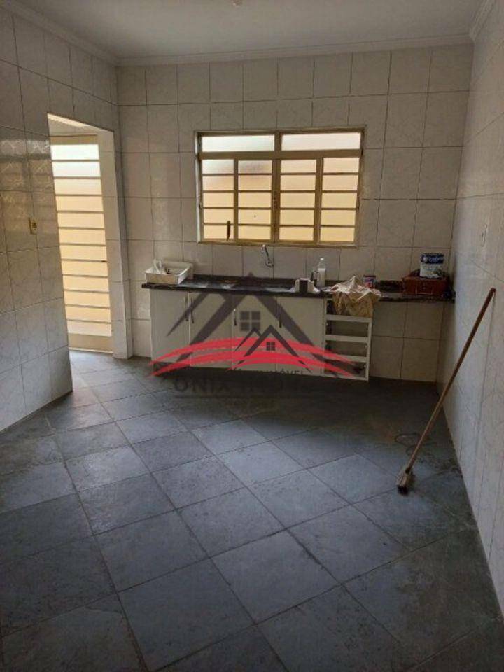 Casa à venda com 4 quartos, 250m² - Foto 8