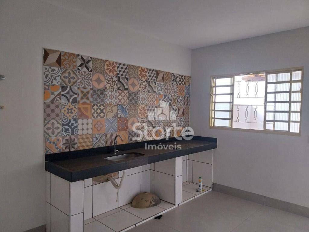 Casa para alugar com 3 quartos, 120m² - Foto 4