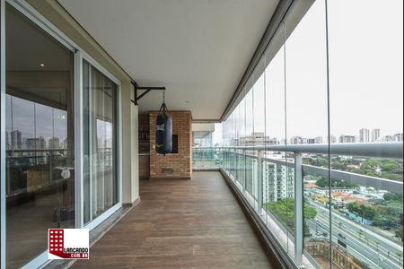 Apartamento à venda com 4 quartos, 240m² - Foto 1