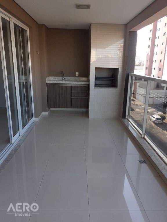 Apartamento à venda com 4 quartos, 200m² - Foto 12