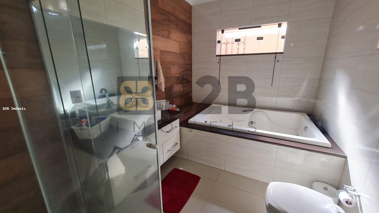 Casa à venda com 3 quartos, 210m² - Foto 20