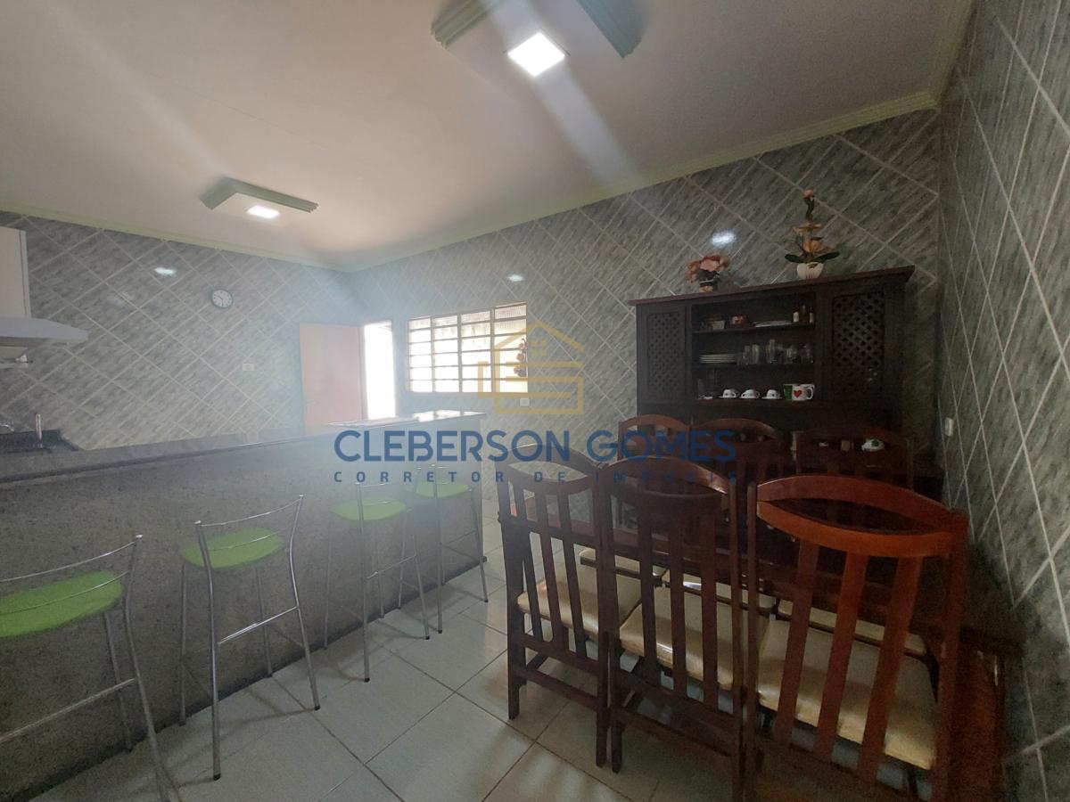 Casa à venda com 3 quartos, 360m² - Foto 17