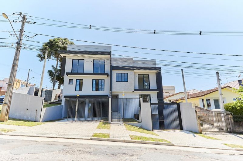 Sobrado à venda com 3 quartos, 137m² - Foto 1