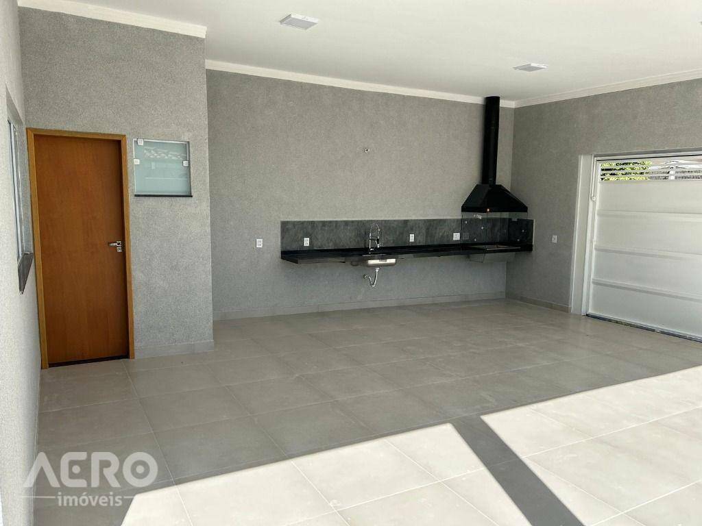 Casa à venda com 3 quartos, 180m² - Foto 2