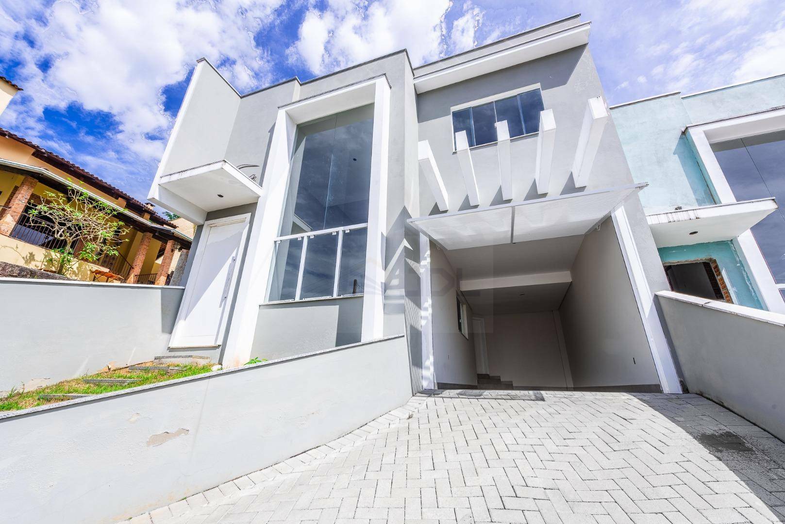 Sobrado à venda com 3 quartos, 150m² - Foto 1