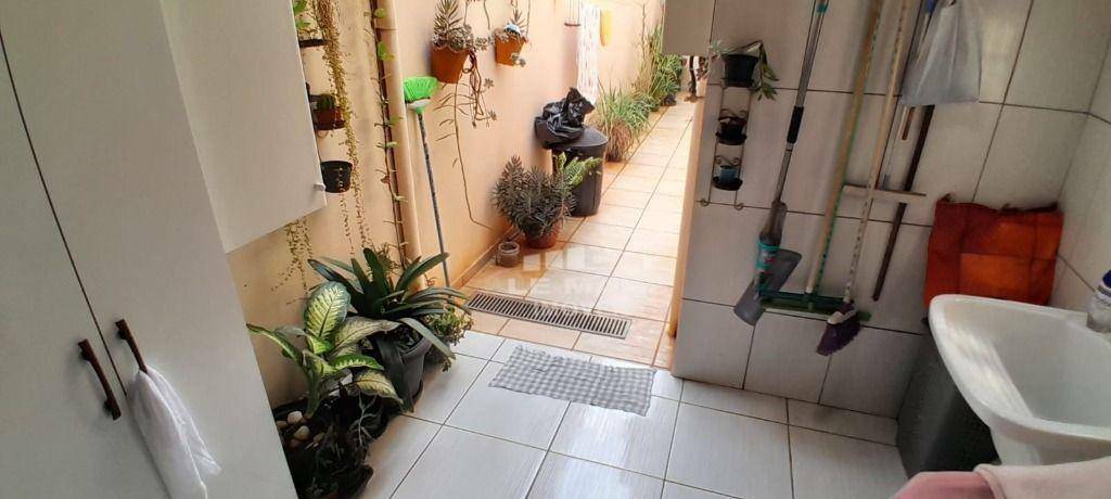 Casa à venda com 3 quartos, 115m² - Foto 14