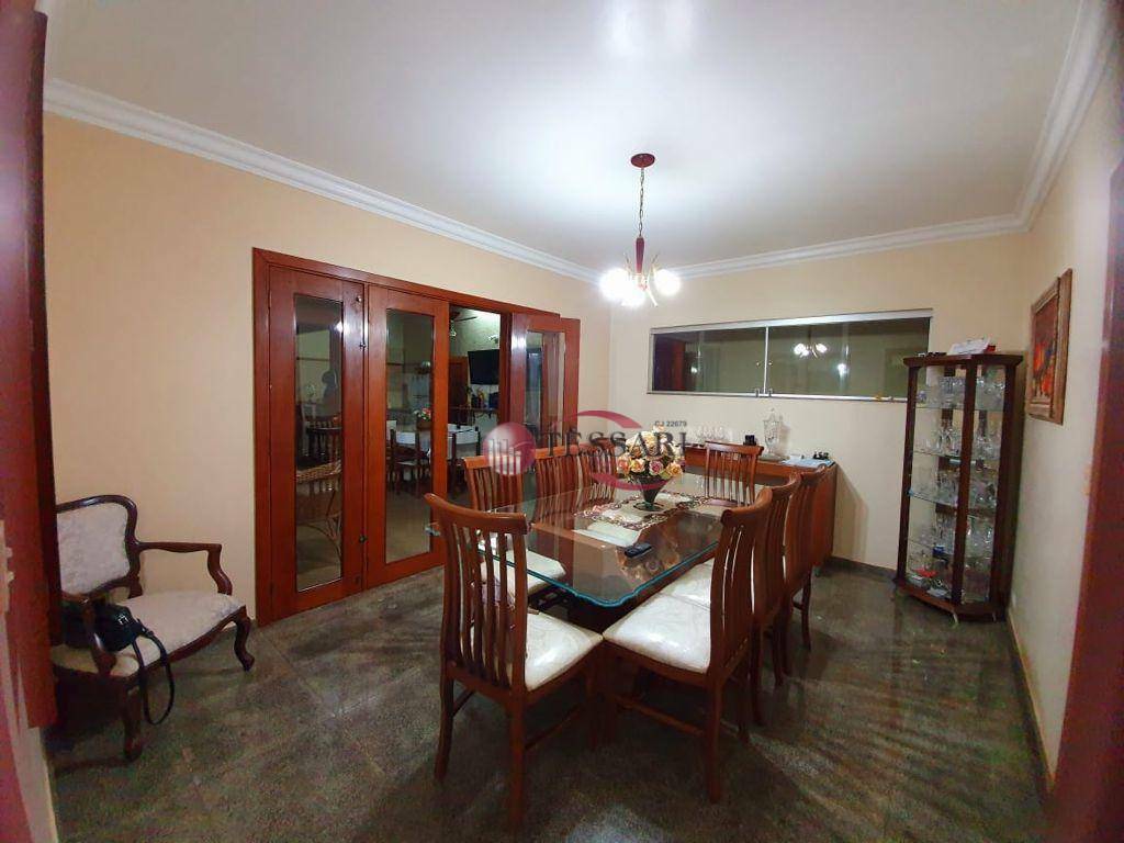 Casa à venda com 5 quartos, 249m² - Foto 6