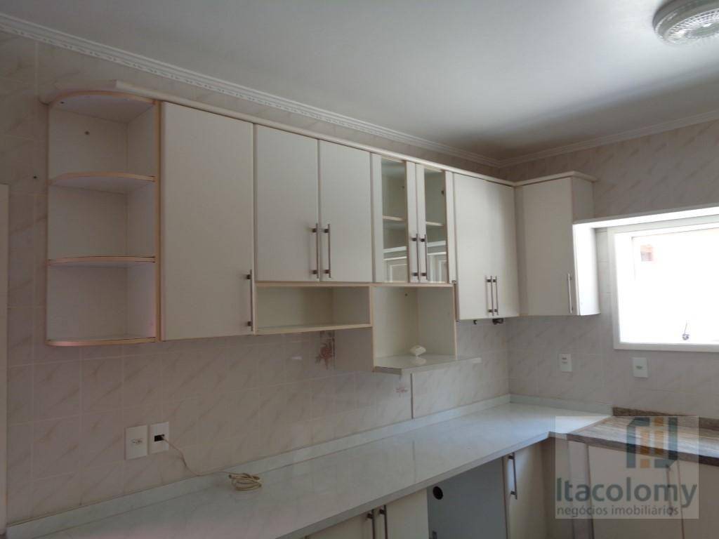 Casa de Condomínio para alugar com 4 quartos, 350m² - Foto 8