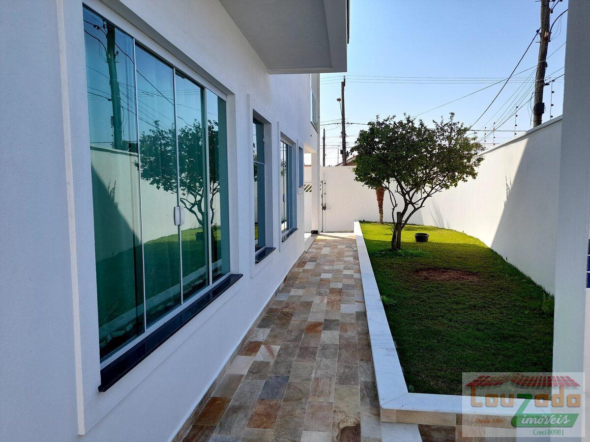 Sobrado à venda com 4 quartos, 340m² - Foto 2