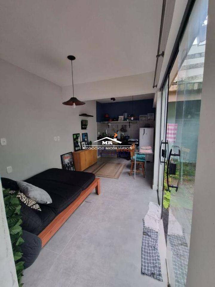 Casa à venda com 5 quartos, 226m² - Foto 45