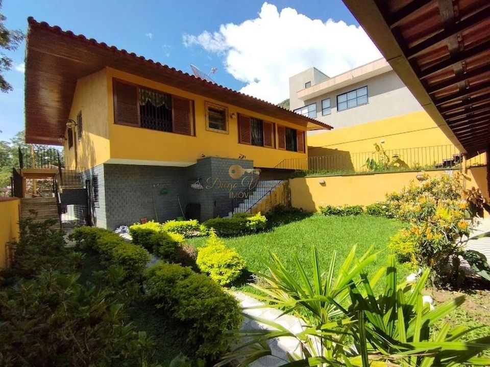 Casa à venda com 5 quartos, 250m² - Foto 2