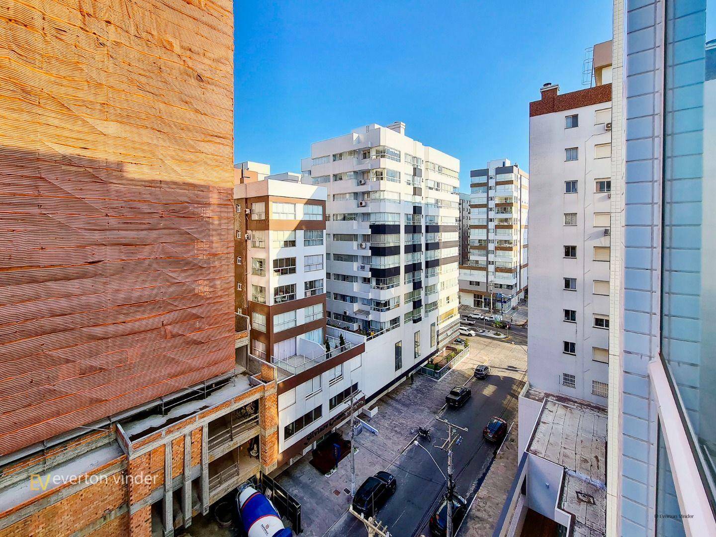 Apartamento à venda com 2 quartos, 80m² - Foto 4