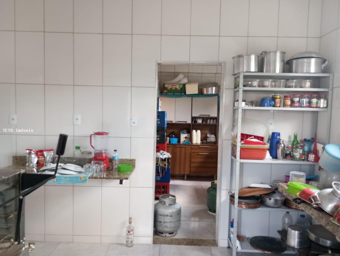 Casa à venda com 3 quartos, 300m² - Foto 44