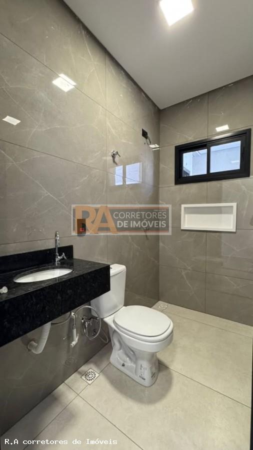 Casa à venda com 2 quartos, 150m² - Foto 11