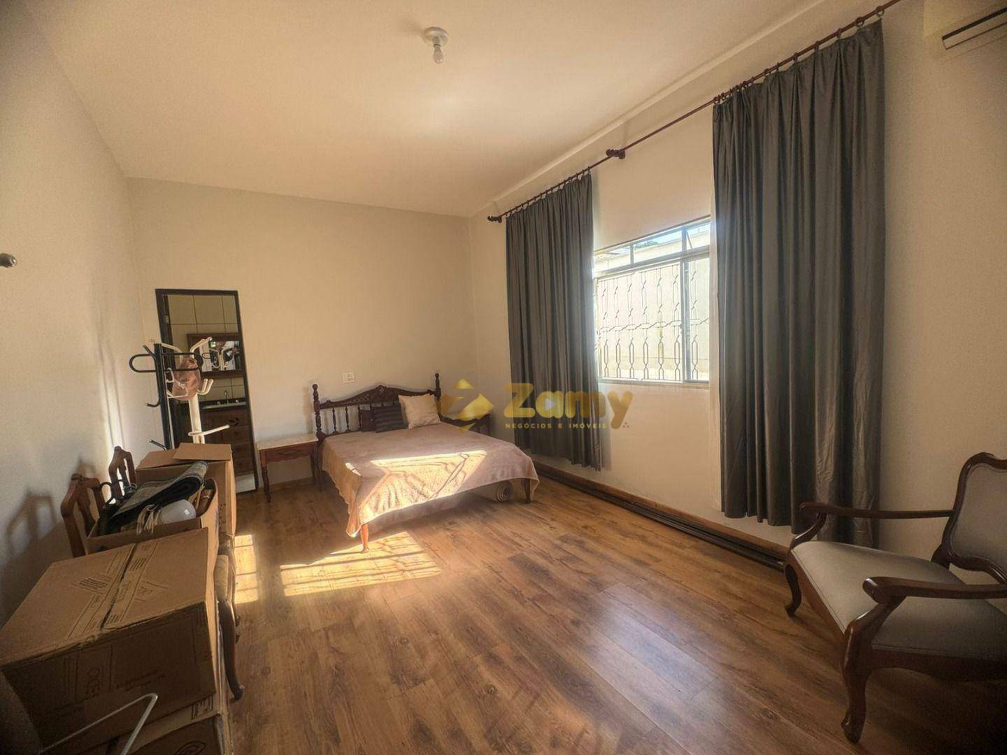 Casa à venda com 4 quartos, 238m² - Foto 18