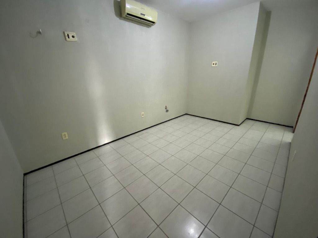 Casa à venda e aluguel com 5 quartos, 240m² - Foto 17