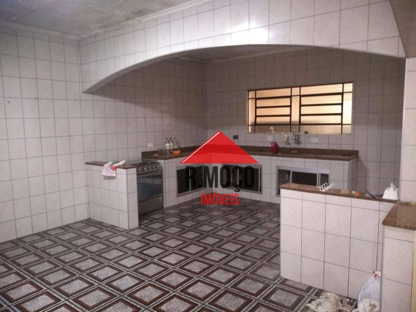 Casa à venda com 3 quartos, 129m² - Foto 1