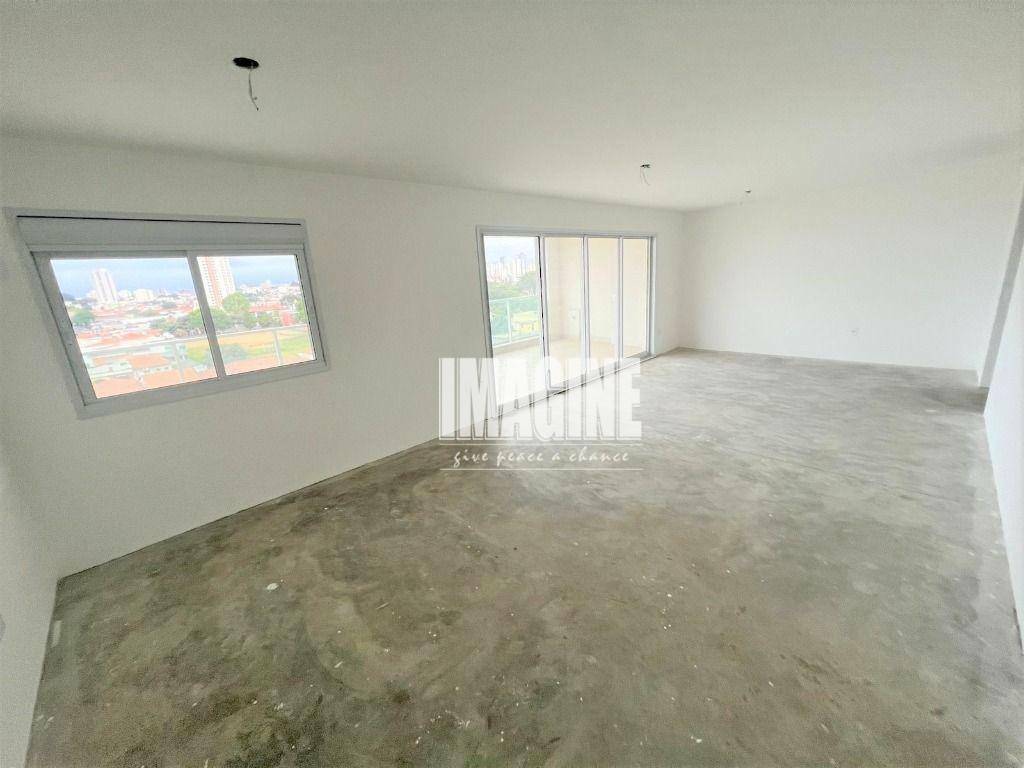 Apartamento à venda com 3 quartos, 167m² - Foto 2