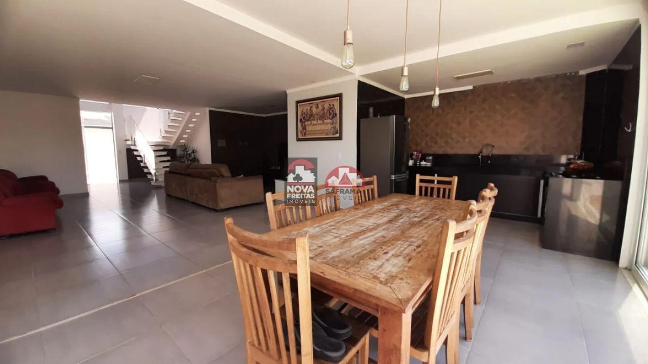 Sobrado à venda com 3 quartos, 250m² - Foto 11