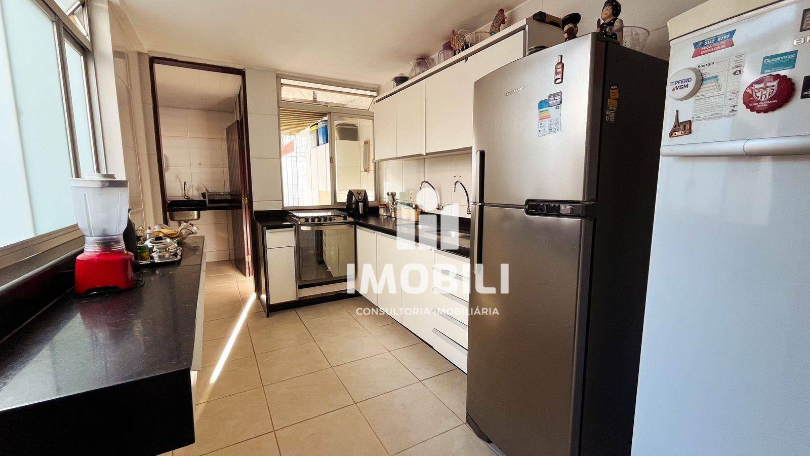 Casa à venda com 3 quartos, 212m² - Foto 17