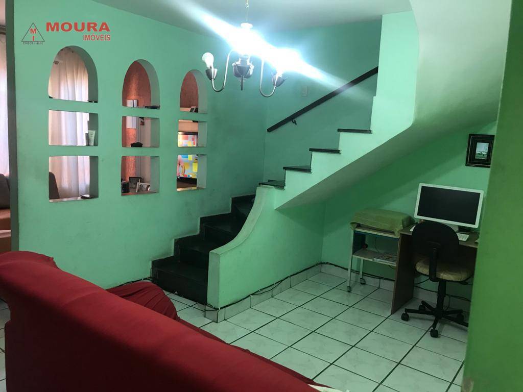 Sobrado à venda com 4 quartos, 175m² - Foto 1