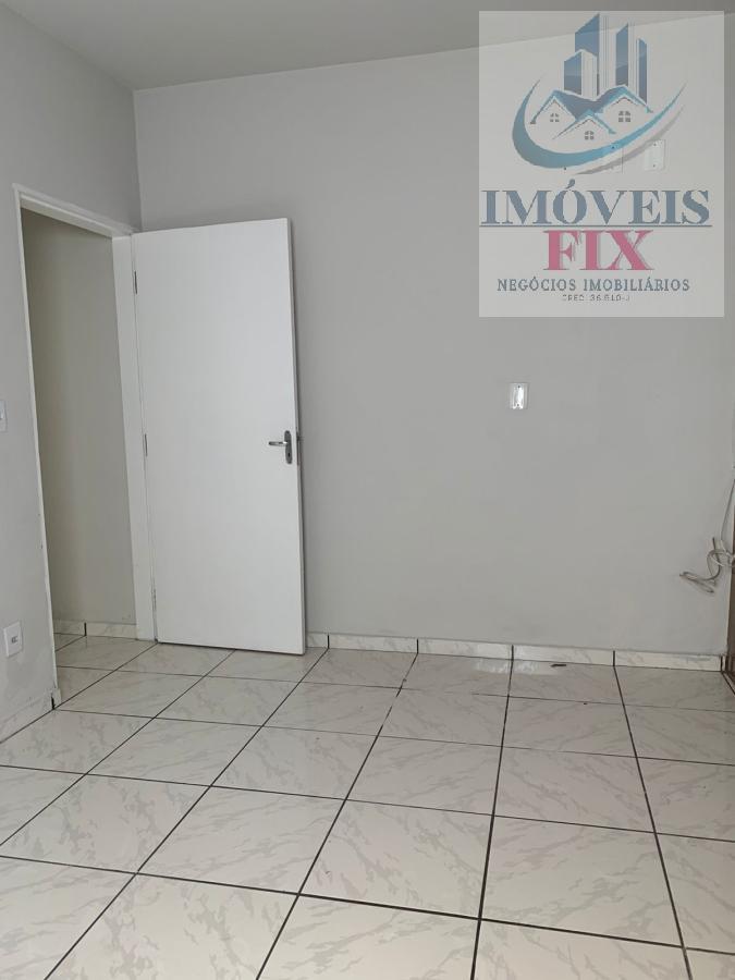 Casa à venda com 4 quartos, 180m² - Foto 13