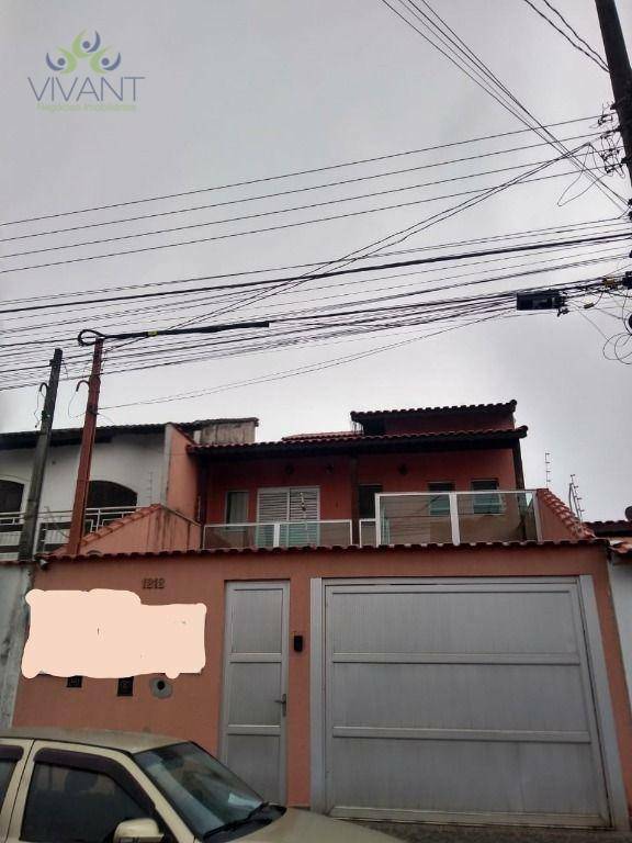 Casa à venda com 3 quartos, 202m² - Foto 1