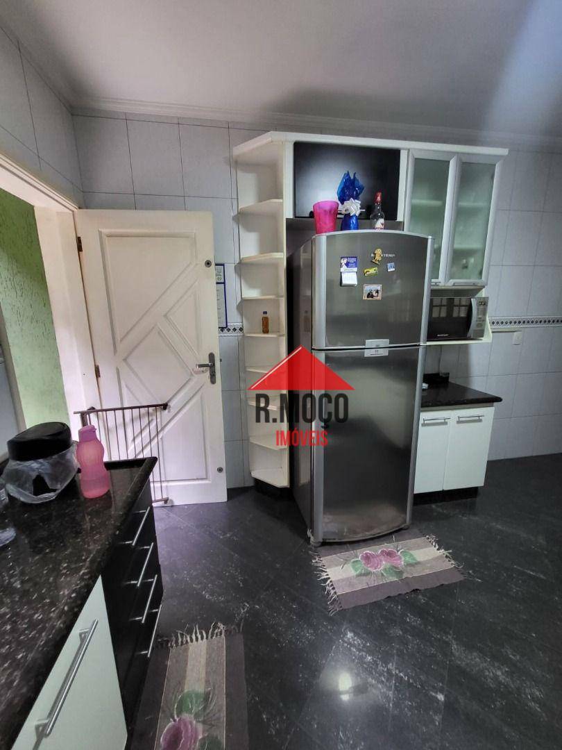 Sobrado à venda com 3 quartos, 152m² - Foto 2