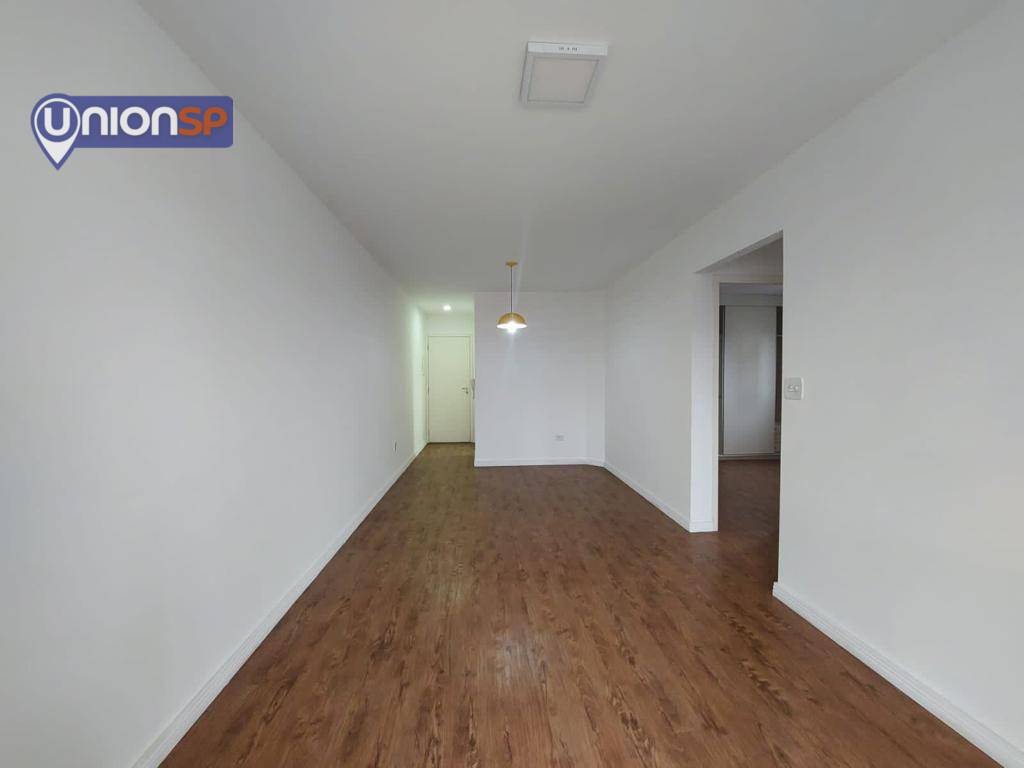 Apartamento à venda com 2 quartos, 62m² - Foto 2