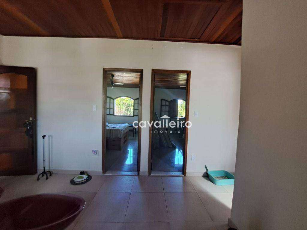 Casa à venda com 5 quartos, 214m² - Foto 27