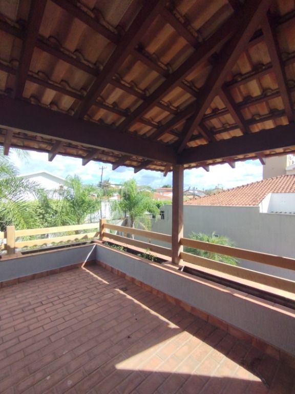 Casa para alugar com 5 quartos, 360m² - Foto 4