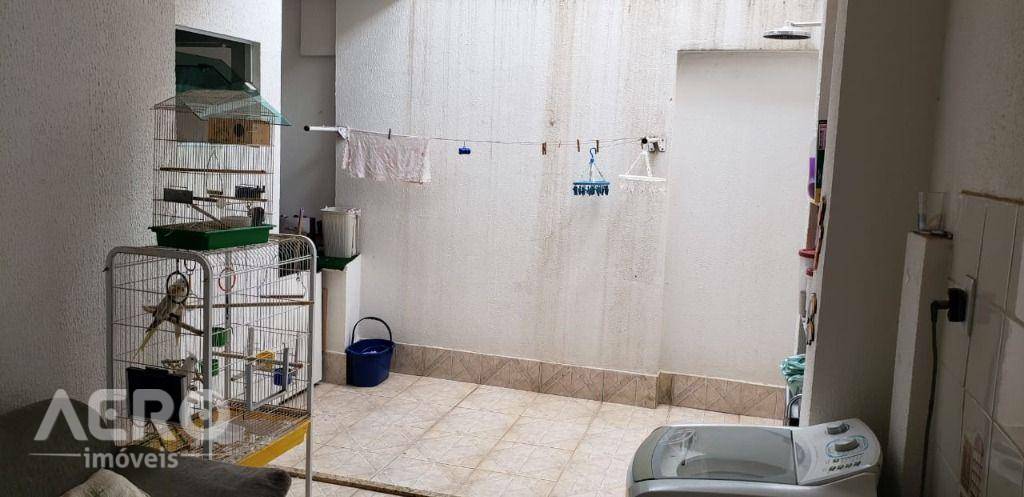Casa à venda e aluguel com 3 quartos, 440m² - Foto 29