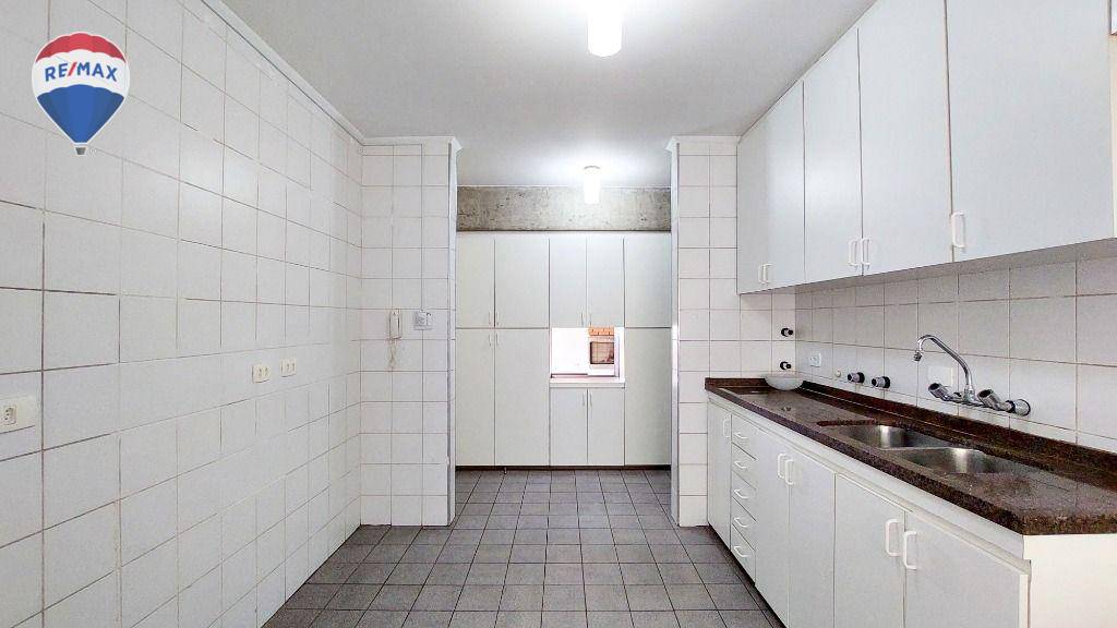 Apartamento para alugar com 3 quartos, 127m² - Foto 8