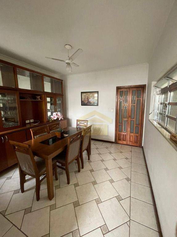 Sobrado à venda com 4 quartos, 222m² - Foto 2