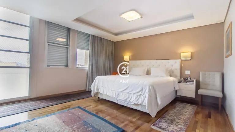 Apartamento à venda com 3 quartos, 270m² - Foto 14