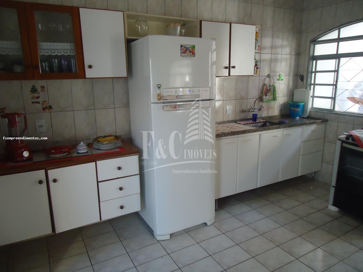 Casa à venda com 3 quartos, 363m² - Foto 29