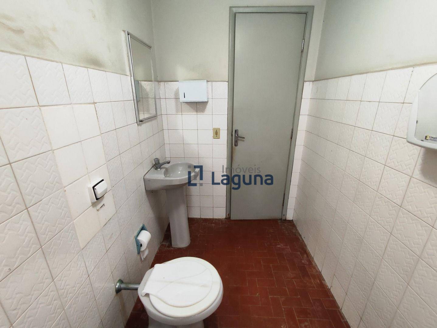 Casa para alugar com 3 quartos, 285m² - Foto 71