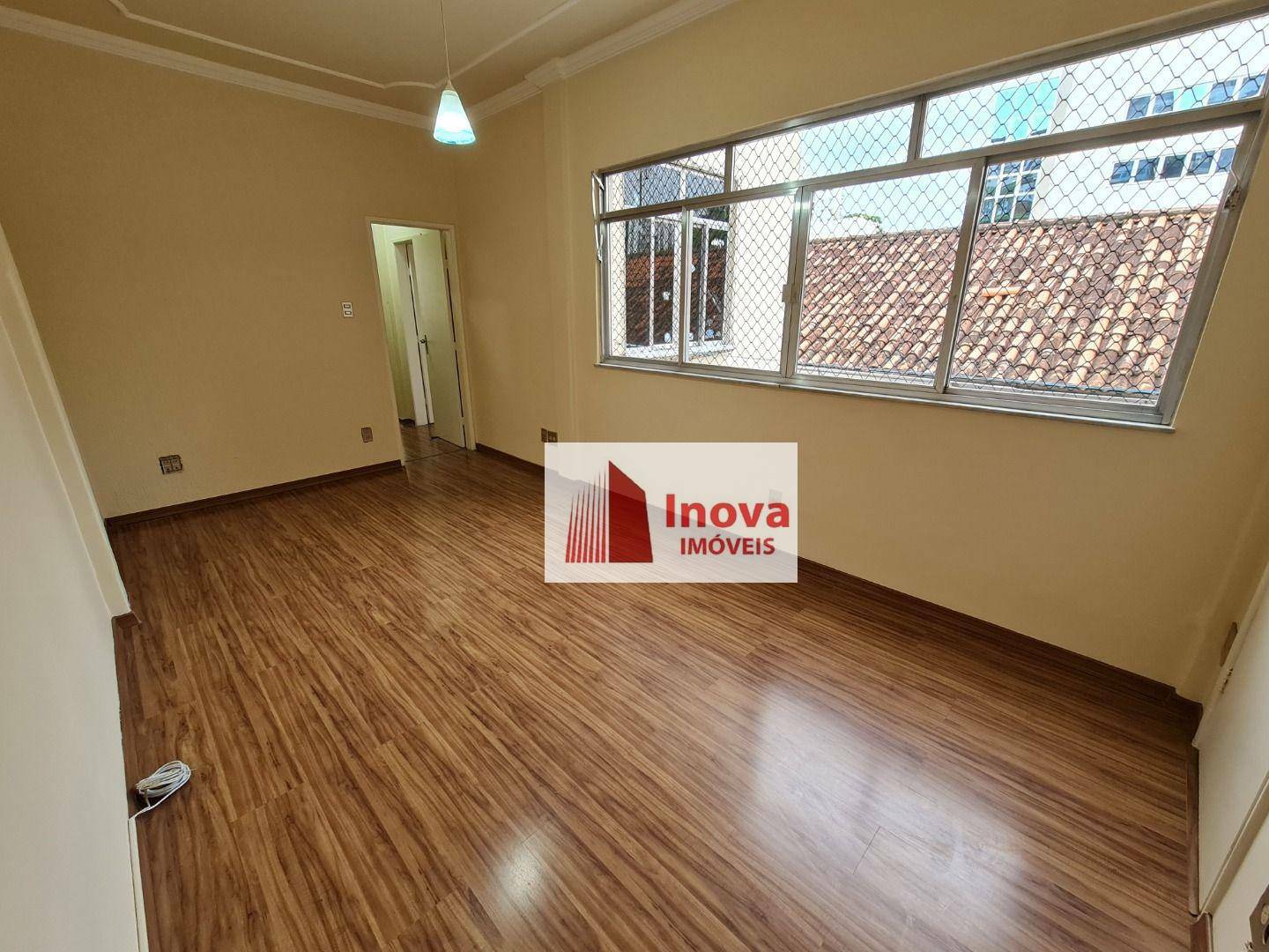 Apartamento à venda com 3 quartos, 94m² - Foto 4