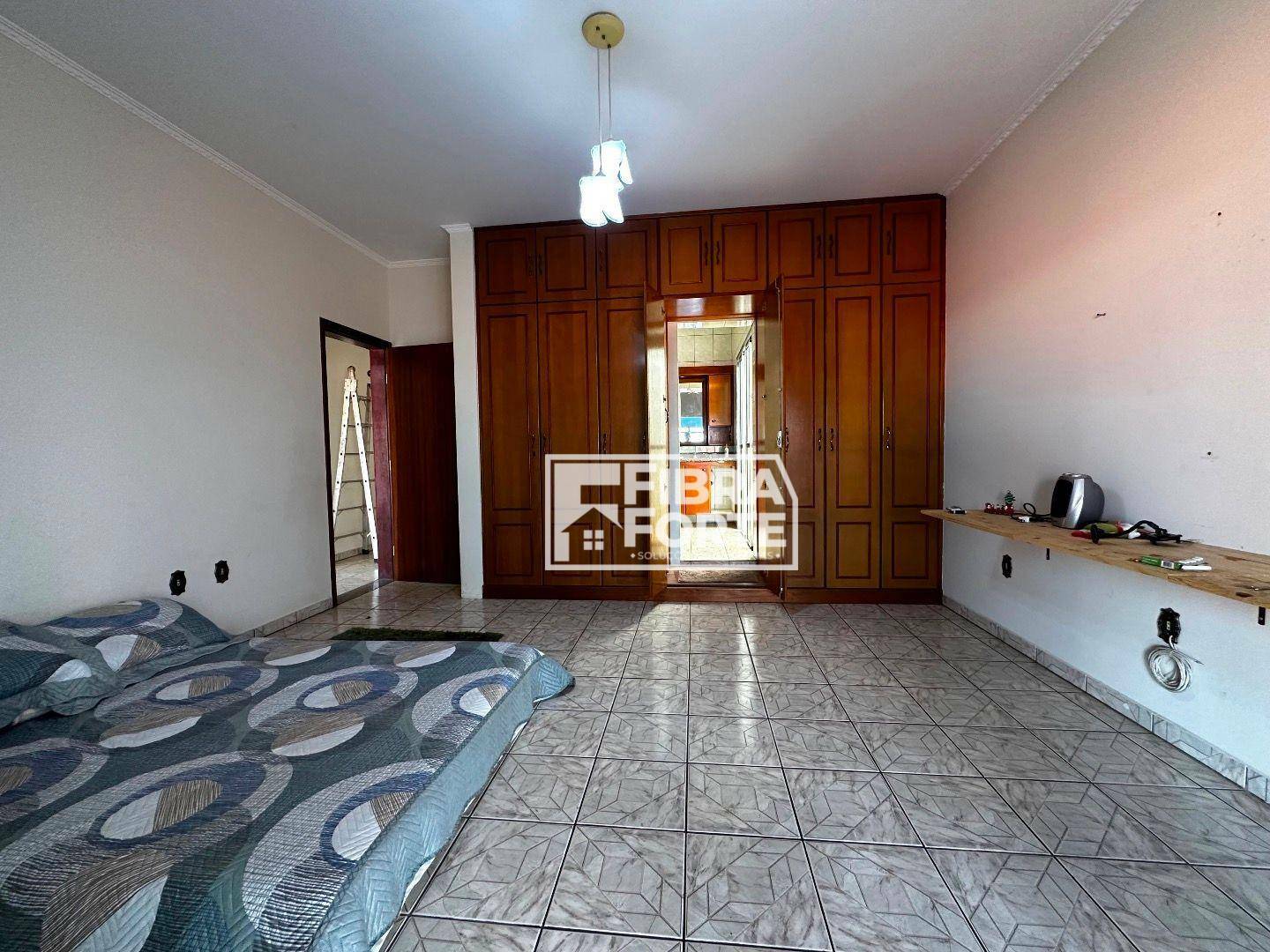 Casa à venda com 4 quartos, 230m² - Foto 11