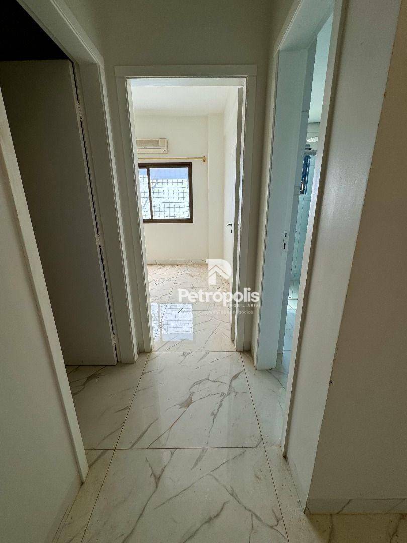 Apartamento à venda com 3 quartos, 169m² - Foto 8