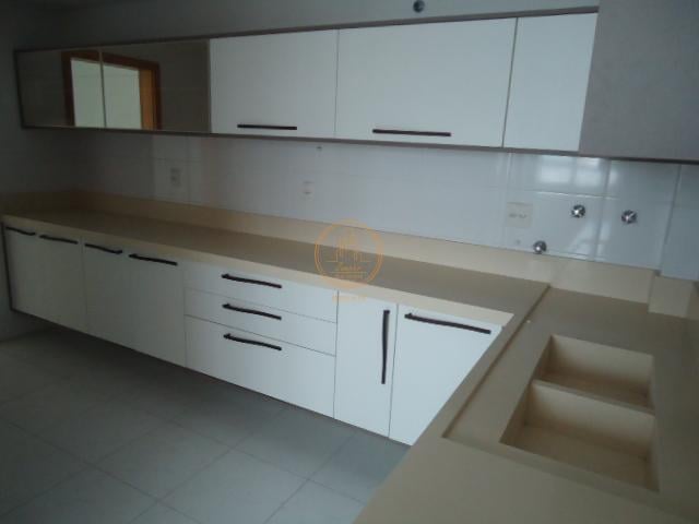 Apartamento à venda com 4 quartos, 191m² - Foto 10