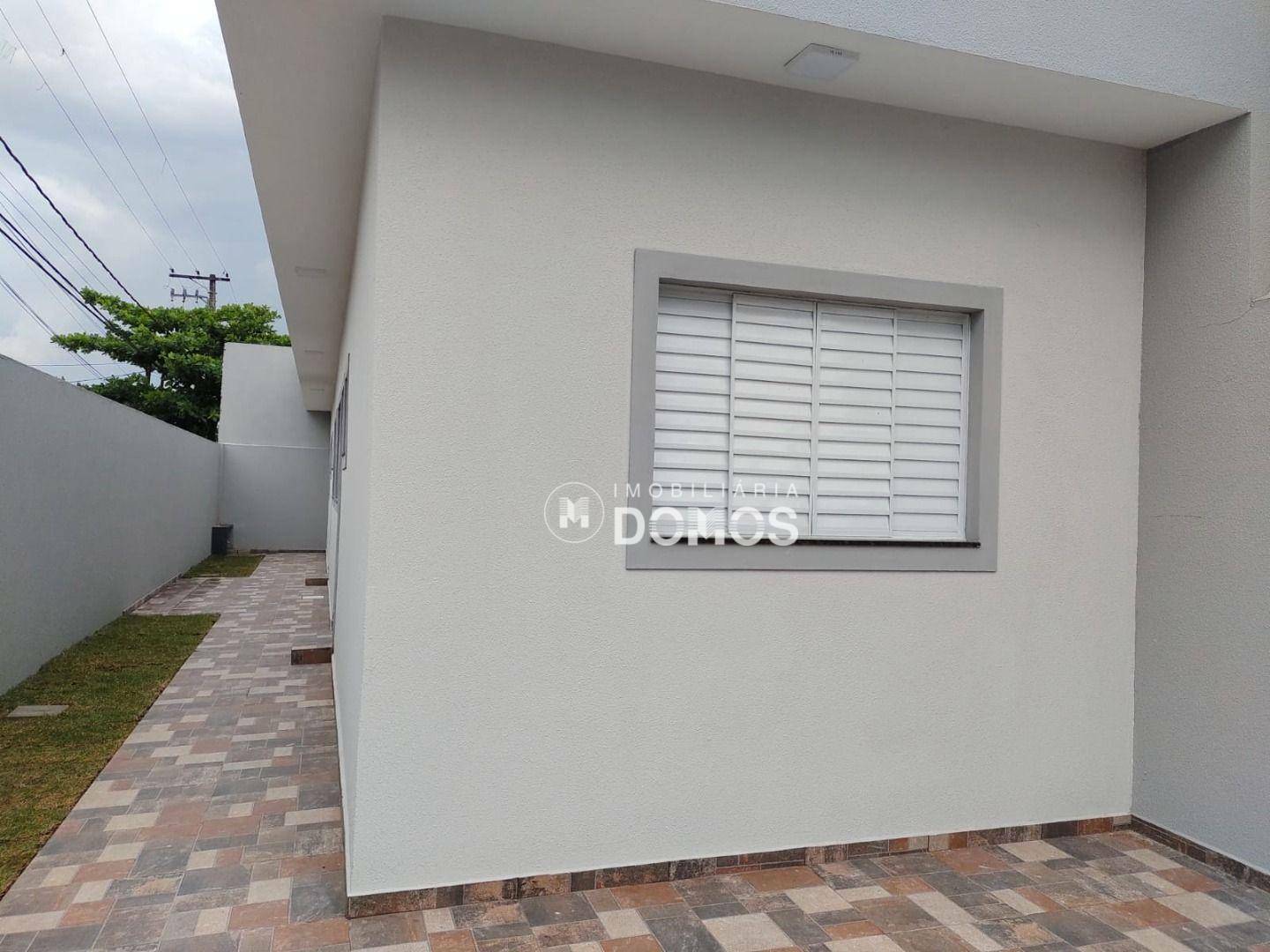 Casa à venda com 2 quartos, 80m² - Foto 1