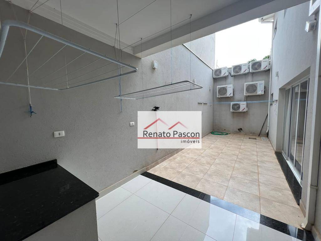 Casa à venda com 3 quartos, 334m² - Foto 31