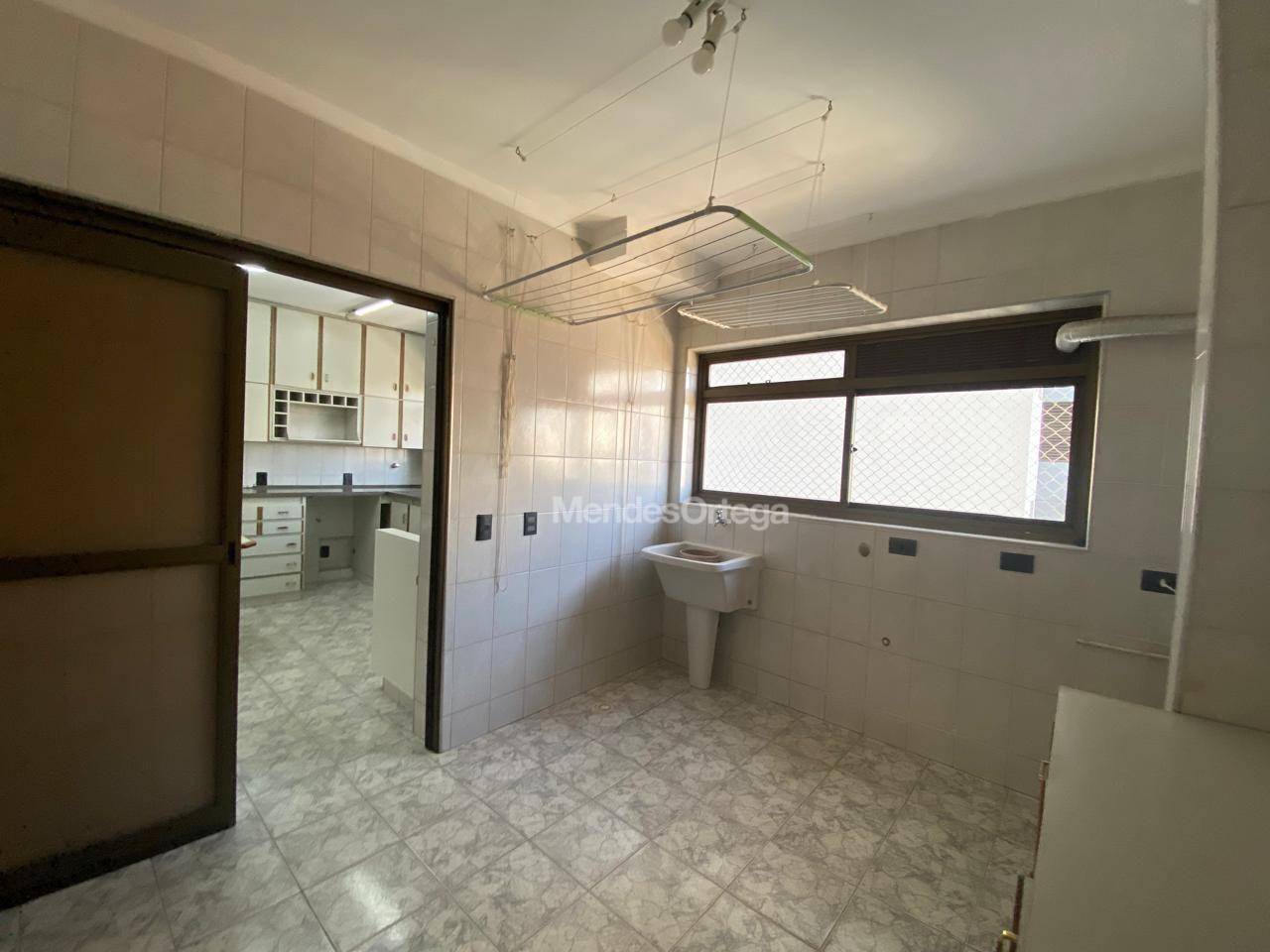 Apartamento para alugar com 3 quartos, 206m² - Foto 45