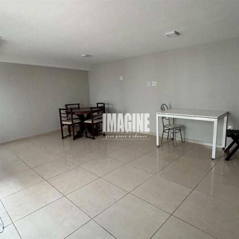 Apartamento à venda com 2 quartos, 39m² - Foto 11