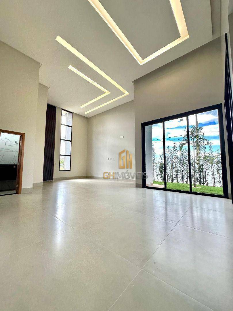 Casa de Condomínio à venda com 4 quartos, 259m² - Foto 2